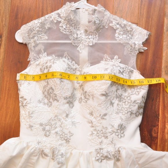 White Short Tiered Skirt Wedding Dress Sz 6 - Picture 8 of 10